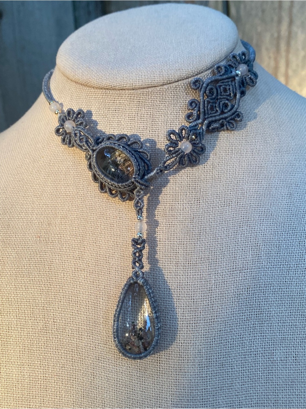 Handmade Garden Quartz
Macramé Choker Necklace